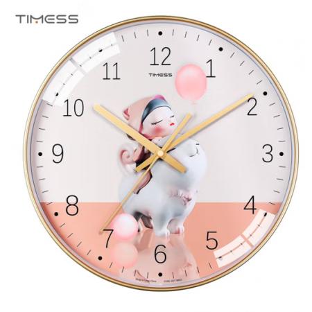 Timess 卡通儿童钟表客厅挂钟时尚简约时钟家用创意卧室石英钟现代大气挂表挂墙 QF2108-2 白熊女孩 【12英寸】