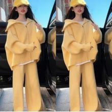 安踏 女童毛衣套装2024冬装新款大童时髦洋气秋冬加厚针织阔腿裤两件套 黄色针织两件套 150码 建议身高1米45左右