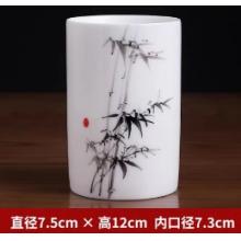 白瓷笔筒	直径7.5cm*高12cm