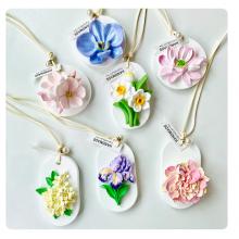 手工DIY涂绘色白胚花朵石膏浮雕画公司团建团队活动道具伴手礼品	随机4个装（可选款，配4珍珠挂绳，2套颜料 2瓶精油）