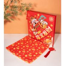礼盒规格 420*420*45mm   发财锦鲤开运艾绒坐垫